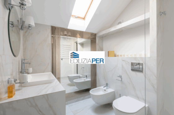 Ristrutturare un bagno lungo e stretto: idee intelligenti